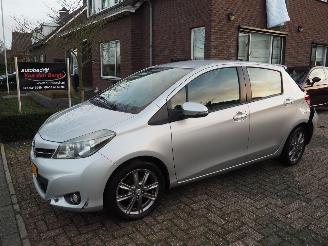 Coche accidentado Toyota Yaris 1.3 Dynamic 2012/5