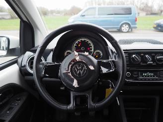 Volkswagen Up! 1.0 High Up! BlueMotion picture 16