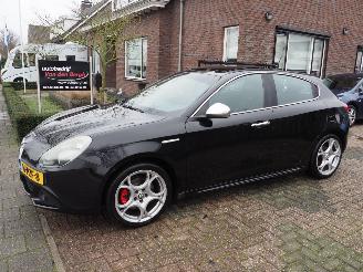 krockskadad bil auto Alfa Romeo Giulietta 1.4 T Distinctive 2011/4