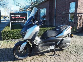skadebil bromfiets Yamaha Xmax 300 ABS 2020/1