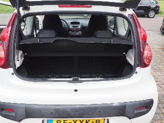 Peugeot 107 1.0 Active picture 10