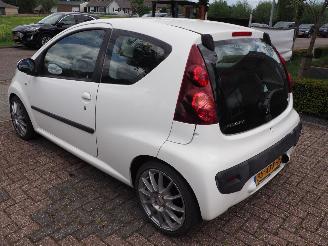 Peugeot 107 1.0 Active picture 6