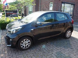 Damaged car Kia Picanto 1.0 MPi DynamicLine 2020/2