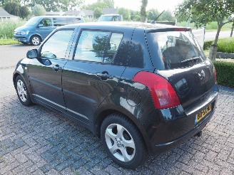 Suzuki Swift 1.3 Shogun picture 6