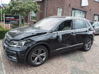 Unfallwagen Volkswagen Tiguan 2.0 Tdi R-Line Connected Serie 2016/10