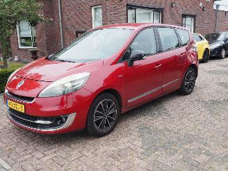 Damaged car Renault Grand-scenic 1.4 Tce bose 2012/9