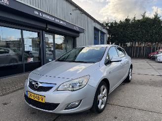 Auto incidentate Opel Astra 1.4 74KW AIRCO 2010/3