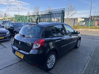 Renault Clio 1.2 16V AIRCO 5-DEURS picture 3