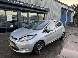 krockskadad bil auto Ford Fiesta 1.25 44KW AIRCO 5-DRS 2011/2