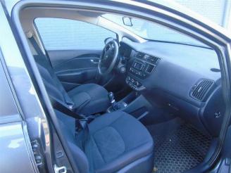 Kia Rio Rio III (UB), Hatchback, 2011 / 2017 1.1 CRDi VGT 12V picture 3