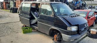 demontáž osobní automobily Volkswagen Transporter T4 2.4 d 1997/1