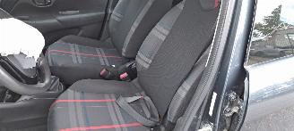 Peugeot 108 1.0 E VTI picture 5