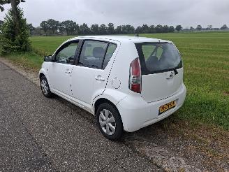 Daihatsu Sirion  picture 3