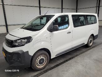 Vaurioauto  passenger cars Opel Vivaro Combi L3 100-KW Automaat Elektrisch 9-Persoons 2024/8