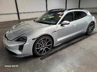 uszkodzony samochody osobowe Porsche Taycan Sport Turismo 240-KW 79kwh Automaat 2022/11