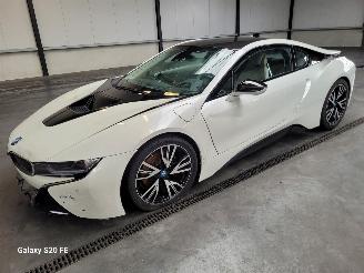 skadebil auto BMW i8 Coupe e-Drive 275-KW Automaat X-Drive 2017/2