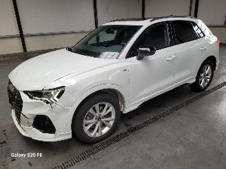 skadebil auto Audi Q3 35 TDi 110-KW S-Tronic S-Line Panoramadak 2025/4