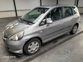 Vaurioauto  passenger cars Honda Jazz 1.2 Cool 57-KW 5drs Airco 2007/2