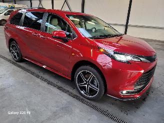 Damaged car Toyota Sienna Hybrid 2.5 180-KW Automaat 7-Persoons 2022/8