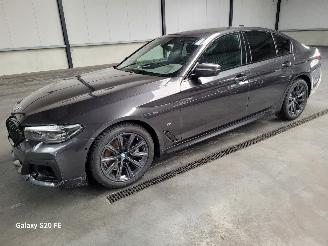 krockskadad bil auto BMW 5-serie 520d Limo 120-KW Automaat M-Sport 2021/6