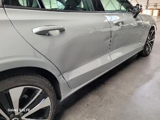 Volvo V-60 2.0 B4 145-KW Automaat Essential-Edition picture 10