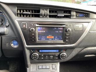 Toyota Auris 1.8 Touring Hybride picture 12