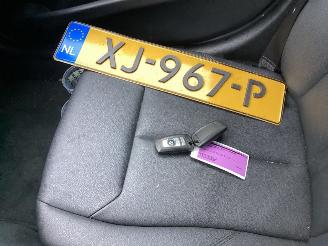 BMW 3-serie 320 I High Executive picture 16