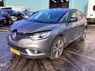 krockskadad bil auto Renault Mégane Scénic 1.2 TCe Intens 2017/6