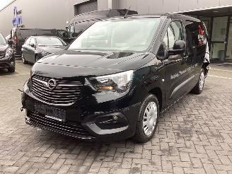 skadebil auto Opel Combo 1.5 CDTI 2022/9