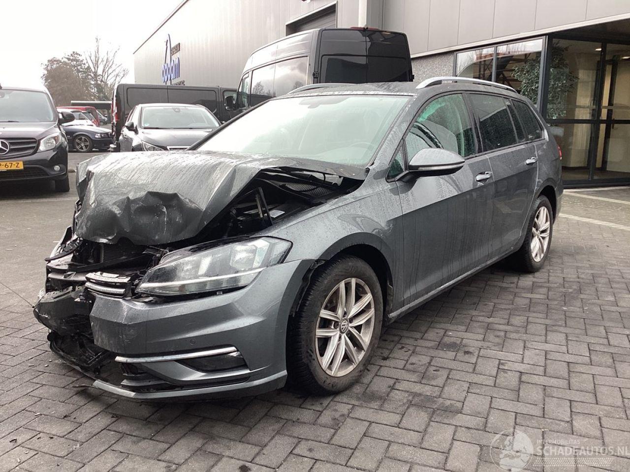 Volkswagen Golf 1.0 TSi
