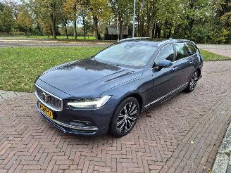 Damaged car Volvo V-90 2.0 B4 Inscription 2022/6