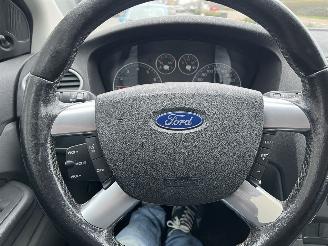 Ford Focus 1.4-16V Ambiente Airco picture 9