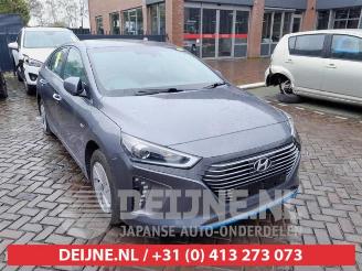 Salvage car Hyundai Ioniq Ioniq, Liftback, 2016 / 2022 1.6 GDI 16V Hybrid 2019