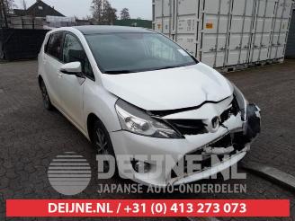 Vrakbiler auto Toyota Verso Verso, MPV, 2009 / 2018 2.0 16V D-4D-F 2013/10