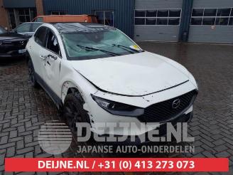 Vrakbiler auto Mazda CX-30 CX-30 (DM), SUV, 2019 2.0 e-SkyActiv-G 122 16V 2020/3