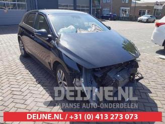 Salvage car Hyundai I-30 i30 (PDEB5/PDEBB/PDEBD/PDEBE), Hatchback, 2016 1.0 T-GDI 12V 2017/3