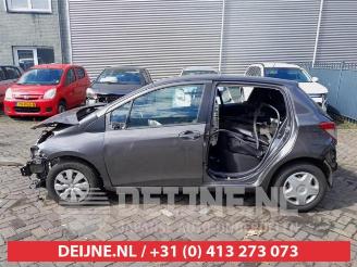 Toyota Yaris Yaris III (P13), Hatchback, 2010 / 2020 1.0 12V VVT-i picture 4