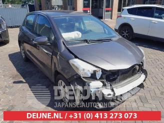Uttjänta bilar auto Toyota Yaris Yaris III (P13), Hatchback, 2010 / 2020 1.0 12V VVT-i 2013/7