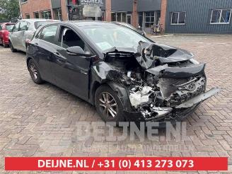 Salvage car Hyundai I-30 i30 (GDHB5), Hatchback, 2011 1.6 GDI Blue 16V 2012/5