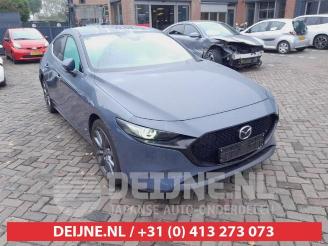 Salvage car Mazda 3 3 Sport (BP), Hatchback, 2018 2.0 e-SkyActiv-G 150 16V 2021/6