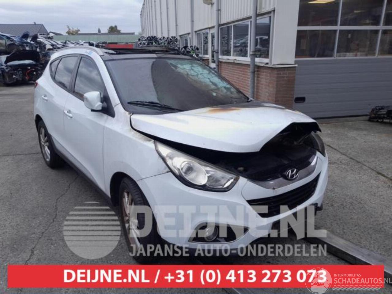 Hyundai Ix35 iX35 (LM), SUV, 2009 / 2015 2.0 16V