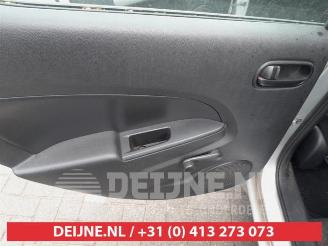 Mazda 2 2 (DE), Hatchback, 2007 / 2015 1.3 16V S-VT picture 17