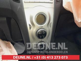 Toyota Yaris Yaris II (P9), Hatchback, 2005 / 2014 1.3 16V VVT-i picture 18