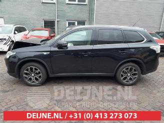 Mitsubishi Outlander Outlander (GF/GG), SUV, 2012 / 2022 2.0 16V PHEV 4x4 picture 4
