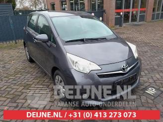 Vrakbiler auto Toyota Verso S Verso S, MPV, 2010 / 2016 1.33 16V Dual VVT-I 2012/2