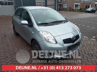 krockskadad bil auto Toyota Yaris Yaris II (P9), Hatchback, 2005 / 2014 1.3 16V VVT-i 2006/2