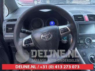 Toyota Auris Auris (E15), Hatchback, 2006 / 2012 1.8 16V HSD Full Hybrid picture 14