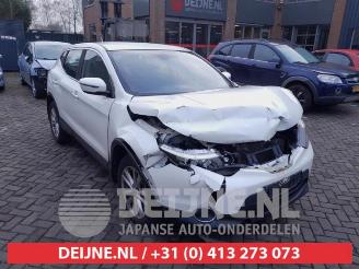 Vrakbiler auto Nissan Qashqai Qashqai (J11), SUV, 2013 1.2 DIG-T 16V 2015/12