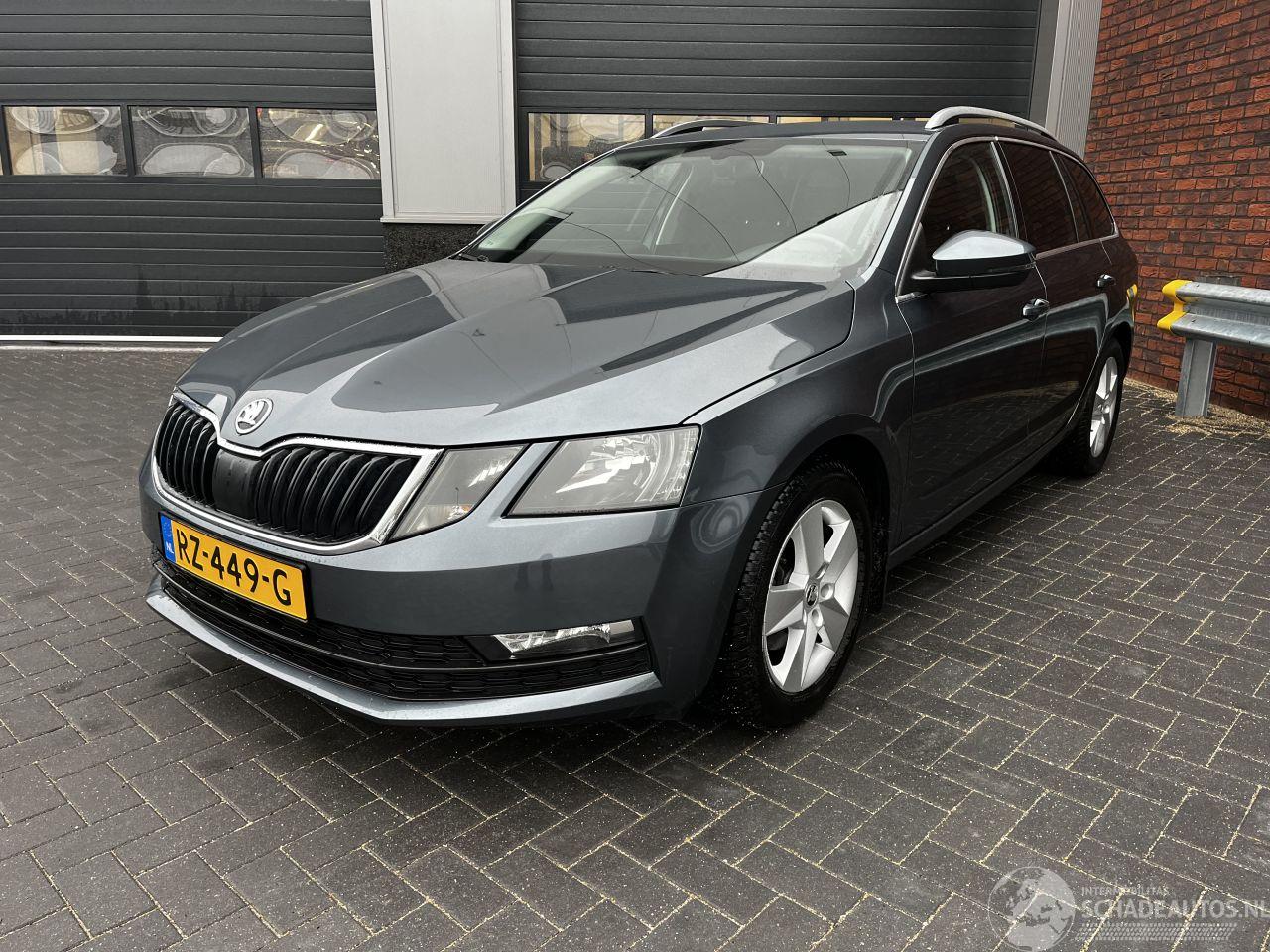 Skoda Octavia 1.0 TSI STATION NAVI / CRUISE / PDC