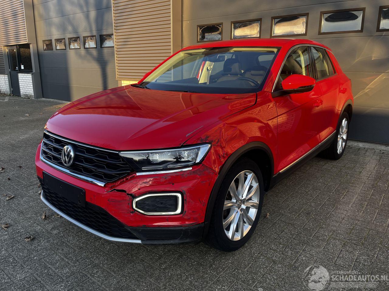 Volkswagen T-Roc 1.5 TSI CAMERA / PDC / NAVI / STOELVERW /150PK